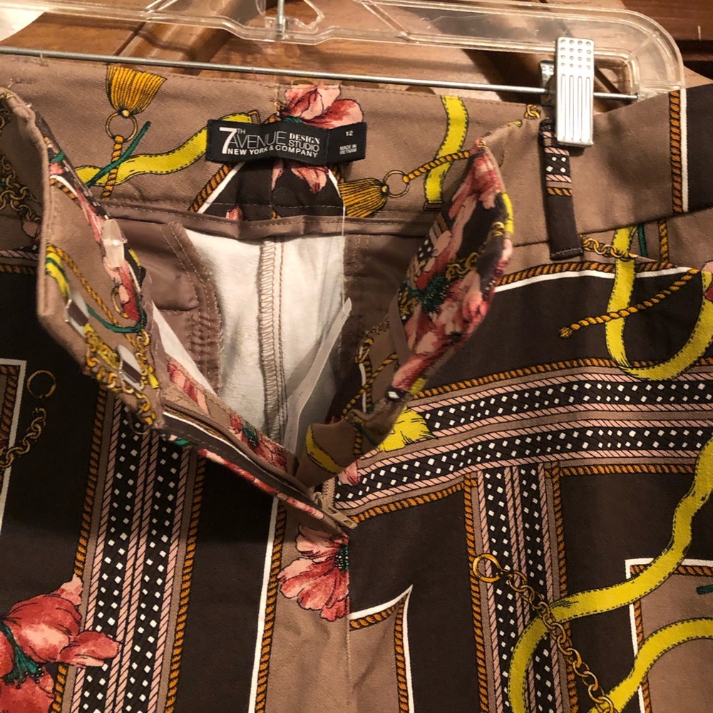 Misses dress pant/ brown/ floral